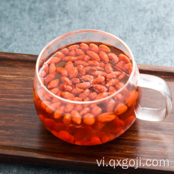 Quả goji hữu cơ hàng đầu với Vitamin C